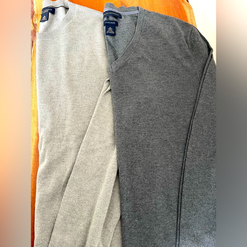 Banana Republic silk cashmere sweater lot of 2 size medium gray - Picture 2 of 3